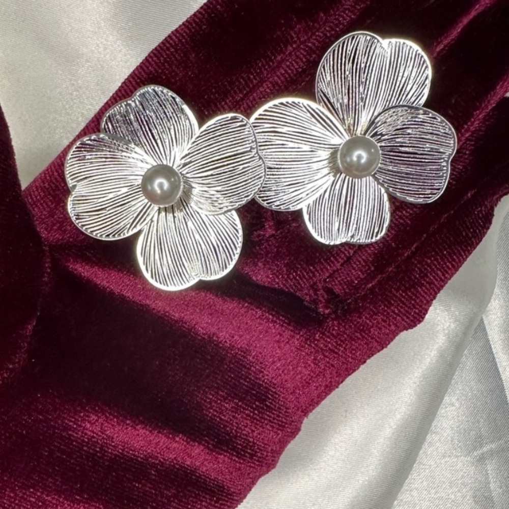 Flora Silver and White Butterfly Earrings with Shimmering Design - Picture 4 of 9